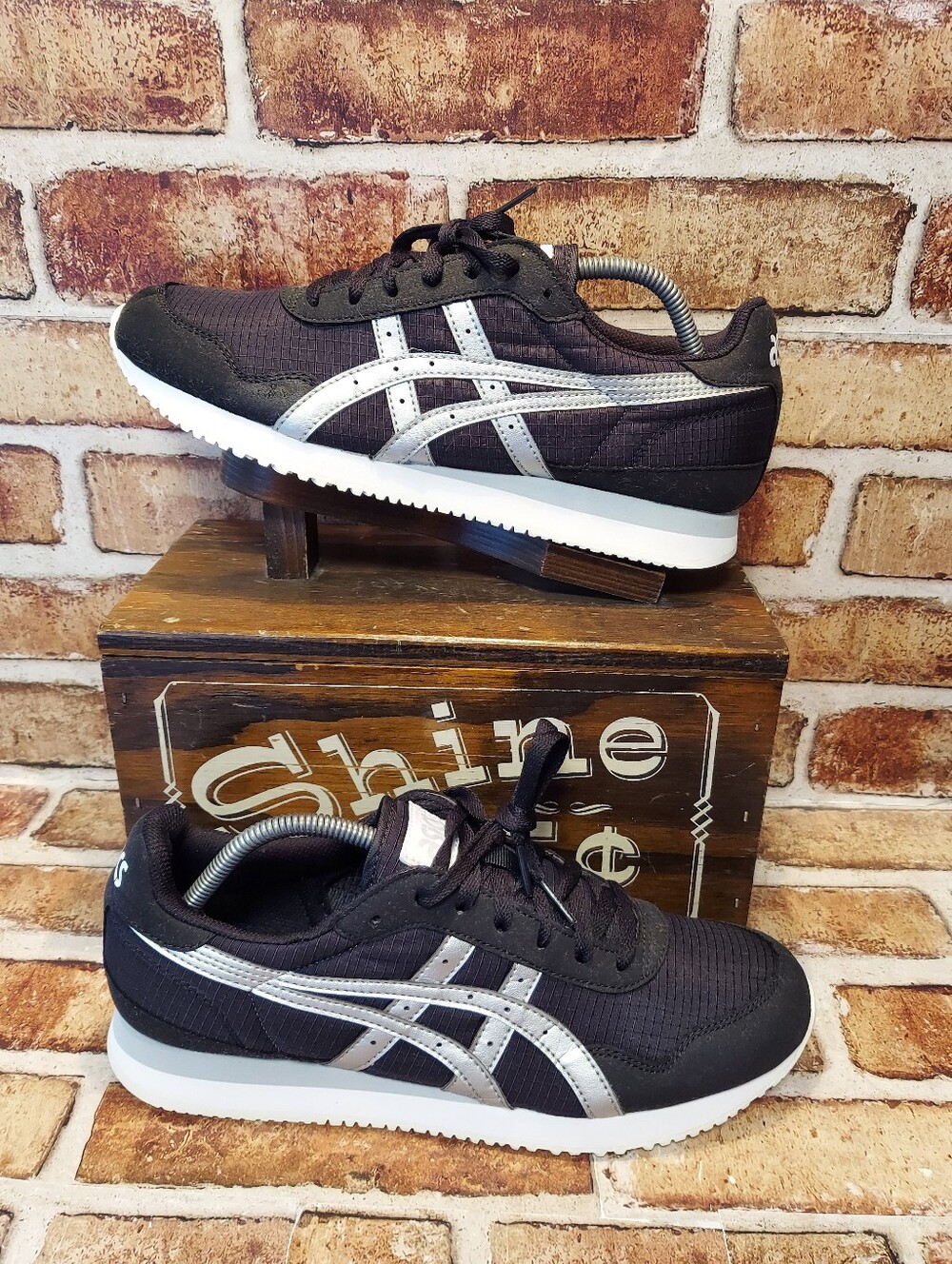 Pre-owned Asics Tiger Runner